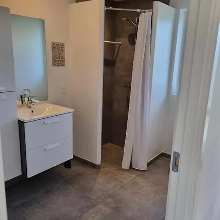 아파트 New Apartment, Only 4 Km From The Highway